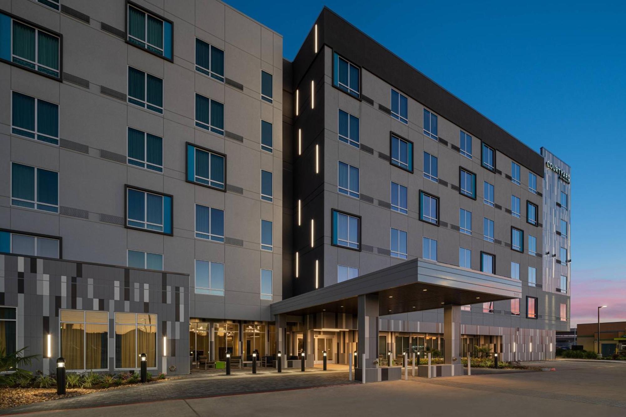 Courtyard By Marriott Houston I-10 West/Memorial Hotel Exterior photo